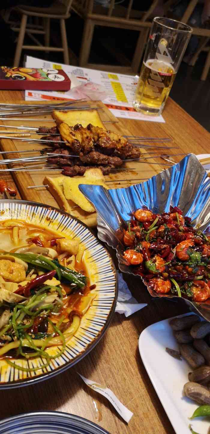 久伴酒食·辣尚烧烤-"听说邱总最近比较失落,也确实好久没聚了,.