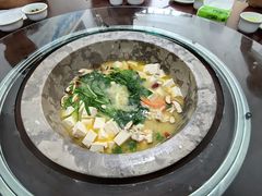 -姚记抚仙湖野生菌石锅鱼庄