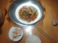 -大众跷脚牛肉馆·非遗传承单位(峨眉山店)