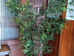 -八府香鸭·啫啫煲(华山路店)