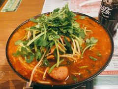 招牌炸酱小锅米线-肥汁米蘭香港米线(定西路店)
