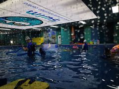 -Swim斯卫姆国际儿童游泳中心(红博中央公园店)