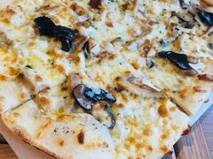 野生黑松露菌菇鸡肉比萨-必胜客(东岳店)