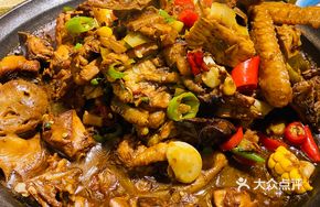Stewed Chicken with Yellow Millet Cake