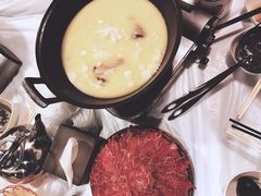 -鲜入围煮花胶鸡海鲜火锅