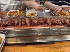 -哈尔滨小酒馆·鲜肉现穿自助烧烤(康新花园店)