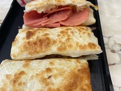 加焖子驴肉火烧-高玛纳驴肉火烧(一世界店)