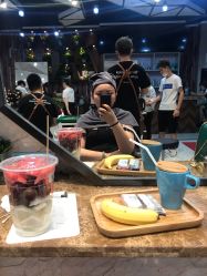-PE SALON