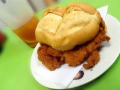 猪扒包-胜利茶餐室