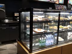 面包甜点陈列柜-星巴克(南京鼓楼吾悦广场店)