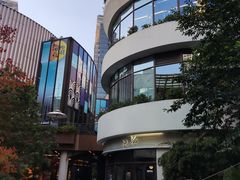 -瑞虹新天地月亮湾