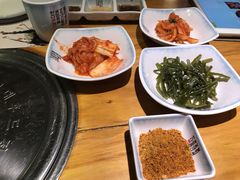 -唯成•韩国炭火烤肉 유성고기