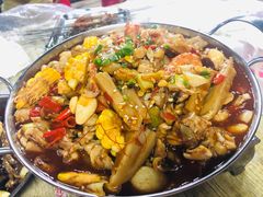 牛蛙爱上虾-小民大排档(光谷店)