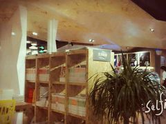 -新华里咖啡书吧(新华书店小寨店)