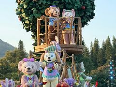 -小镇影院迪士尼小熊Duffy与他的朋友合影地