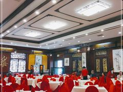 大堂-九花山烤鸭店