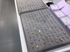 -纪念日百货(万达广场店)