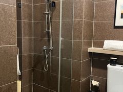 -西安大雁塔科技大学地铁站亚朵酒店