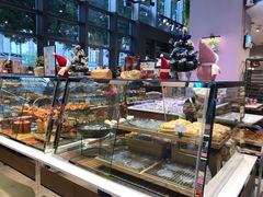 面包甜点陈列柜-巴黎贝甜(常德路店)