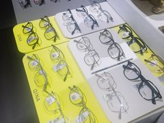 -视野联行眼镜•蔡司•依视路(温江店)