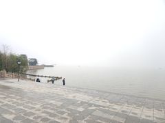 -巴陵广场