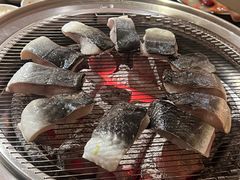 -围炉肉舍•炭烤活鳗•丹东海鲜烤肉(步行街店)