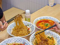 -李与白包子铺(桐梓林店)
