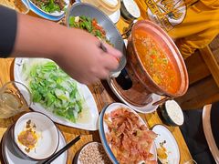 -老滇山寨•云南特色菜•地方菜•民族风情歌舞表演(金碧店)