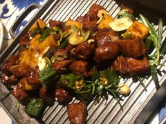 牛肉粒炒年糕-桂满陇天书(南京德基旗舰店)