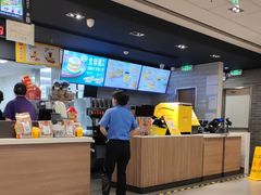 -麦当劳(上海虹桥站30B检票口楼上)