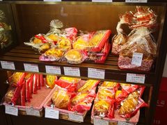 -红宝石·鲜奶小方·海派西点房(南丹店)