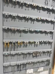 -AI艾耳·专业手穿耳洞·穿孔美学馆