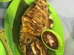 -明记烧鱼美味店