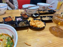 -小椒羊.羊肉粉 龙虾 羊肉串(新地旗舰店)