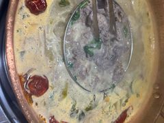 -洱火云南酸菜牛肉火锅(石景山当代商城店)