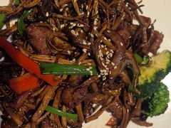 -八府香鸭·啫啫煲(华山路店)