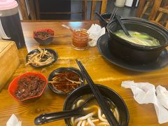 -丽虹云南过桥米线(兴工街店)
