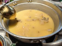 金牌花胶浓汤鸡煲-禄婶鸡煲·打边炉