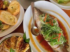 -Chom Cafe and Restaurant