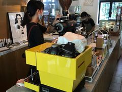 -彳亍咖啡·这里(水湾路店)