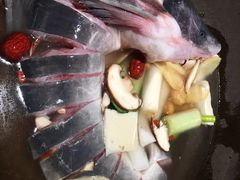 -咕嘟草帽鱼·牛奶一样的鲜鱼汤(天鹅湖万达广场店)