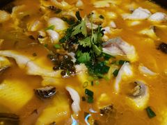 -东家小院金汤酸菜鱼(南阳路店)