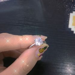 -威德钻石-克拉钻大本营(南京东路店)