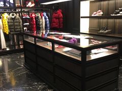 -MONCLER(武汉国际广场店)