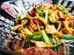 宣威小炒肉-蔼若春.传承三十年云南菜(金碧公园店)