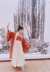 -一揽芳华汉服旗袍体验馆(拙政园店)