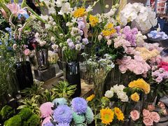 -谷莠子花艺气球派对·绿植造景·花艺沙龙(东海缤纷天地店)