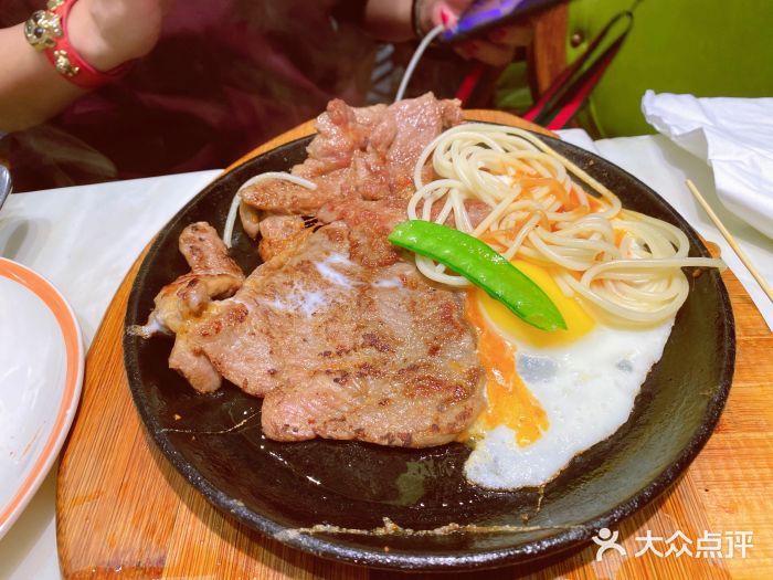 优山牛排自助(长兴九汇城店)果木烟熏牛排图片