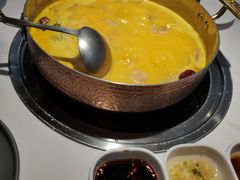 -洪氏嗨捞·广东猪肚鸡·椰子鸡火锅(西咸万象城店)