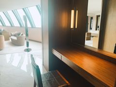 -上海滴水湖皇冠假日酒店